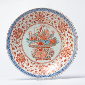 0785 A Qianlong period Amsterdam Bont Flowerbasket plate on a Chinese Plate