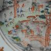 0795 A 18th c mandarin pallette plate with a nice procession scene Qianlong - Image 6
