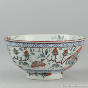 0315. Amsterdams Bont bowl. blue and white china, decorated in Europe. Decorated with kakiemon colors.