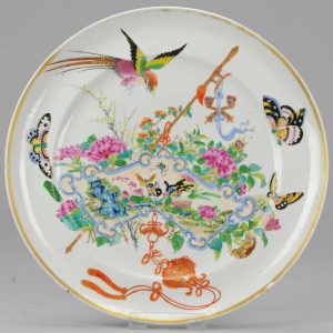 0395 Beautiful 19th c Cantonese porcelain plate with a scene birds and butterfly. Extremely colourfull.