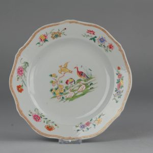 0193. Very nice meissen inspired plate with a rare decoration of different kinds of exotic birds.