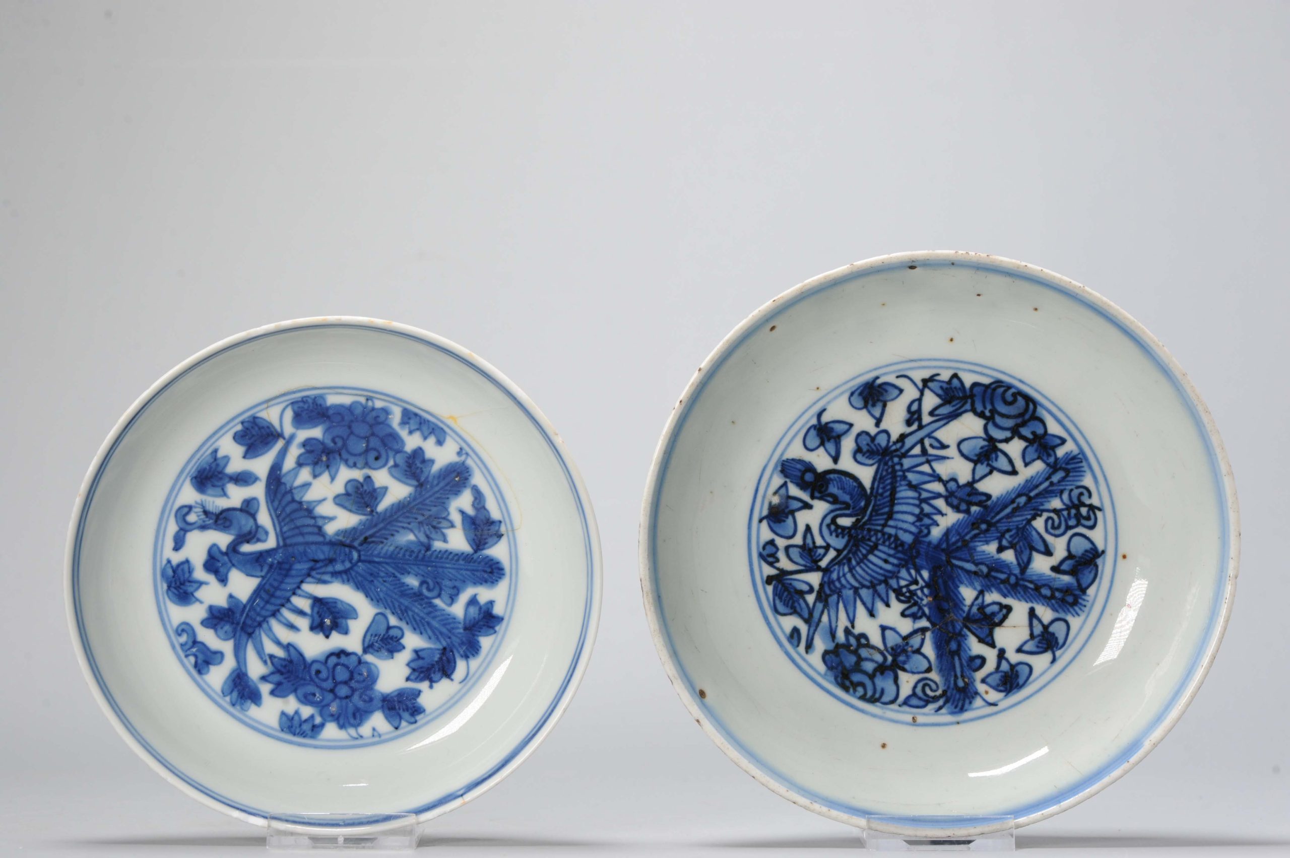 0997 & 0998 A pair of Chinese porcelain Ming dishes in blue and white with fenghuang