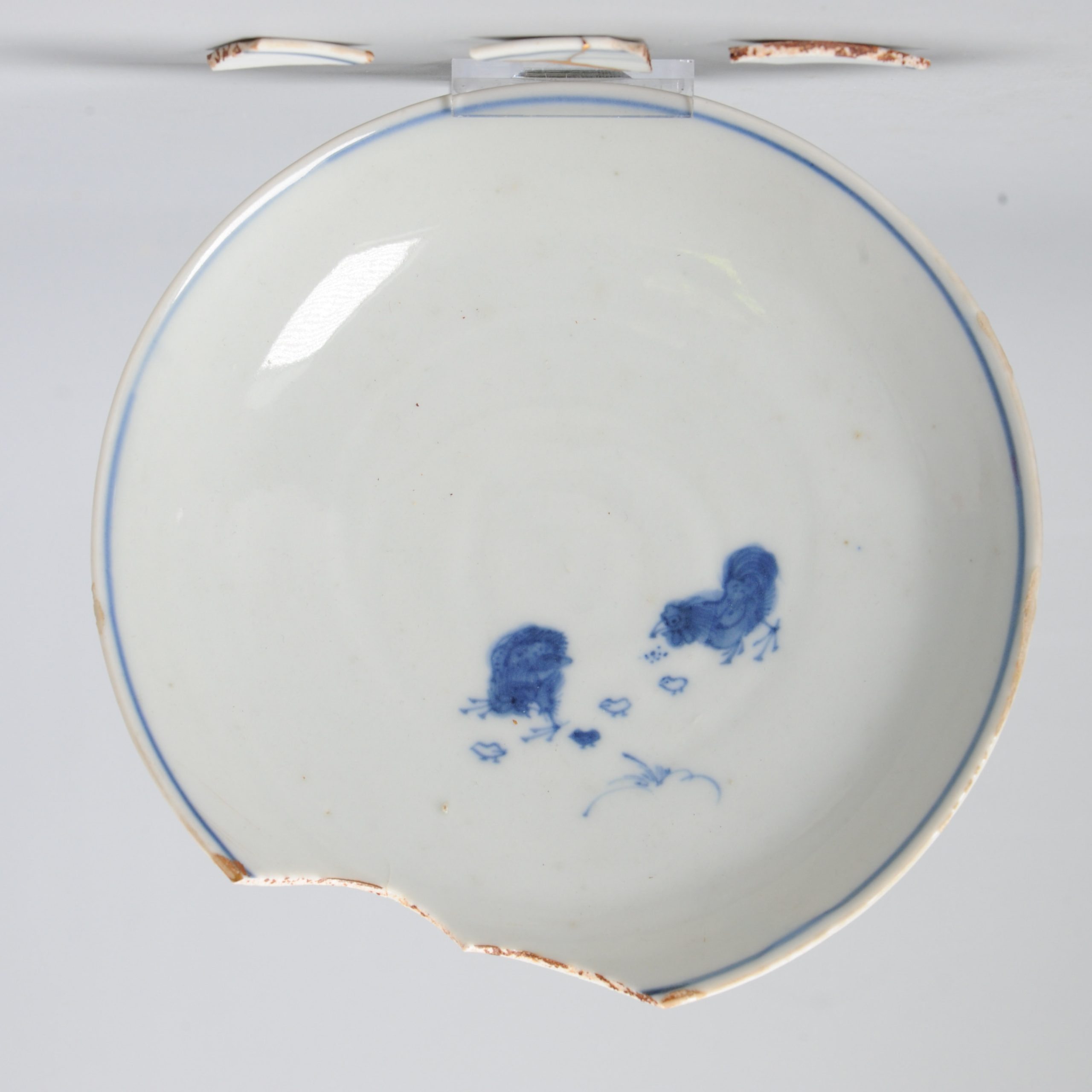 0999 A Chinese porcelain Ming Kosometsuke dish for the Japanese Market Chickens