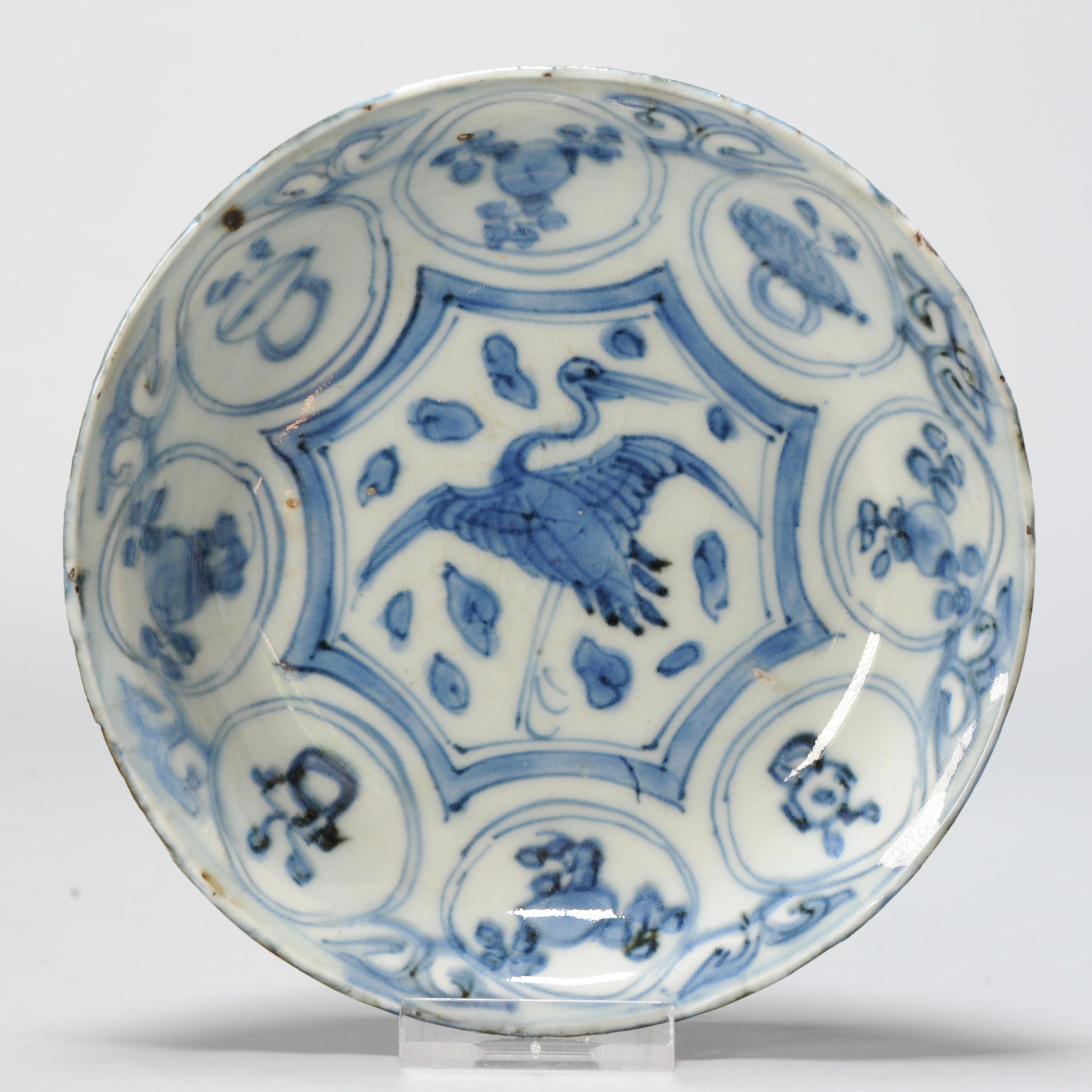 0970 A Chinese porcelain Ming Kraak dish Wanli. Cranes