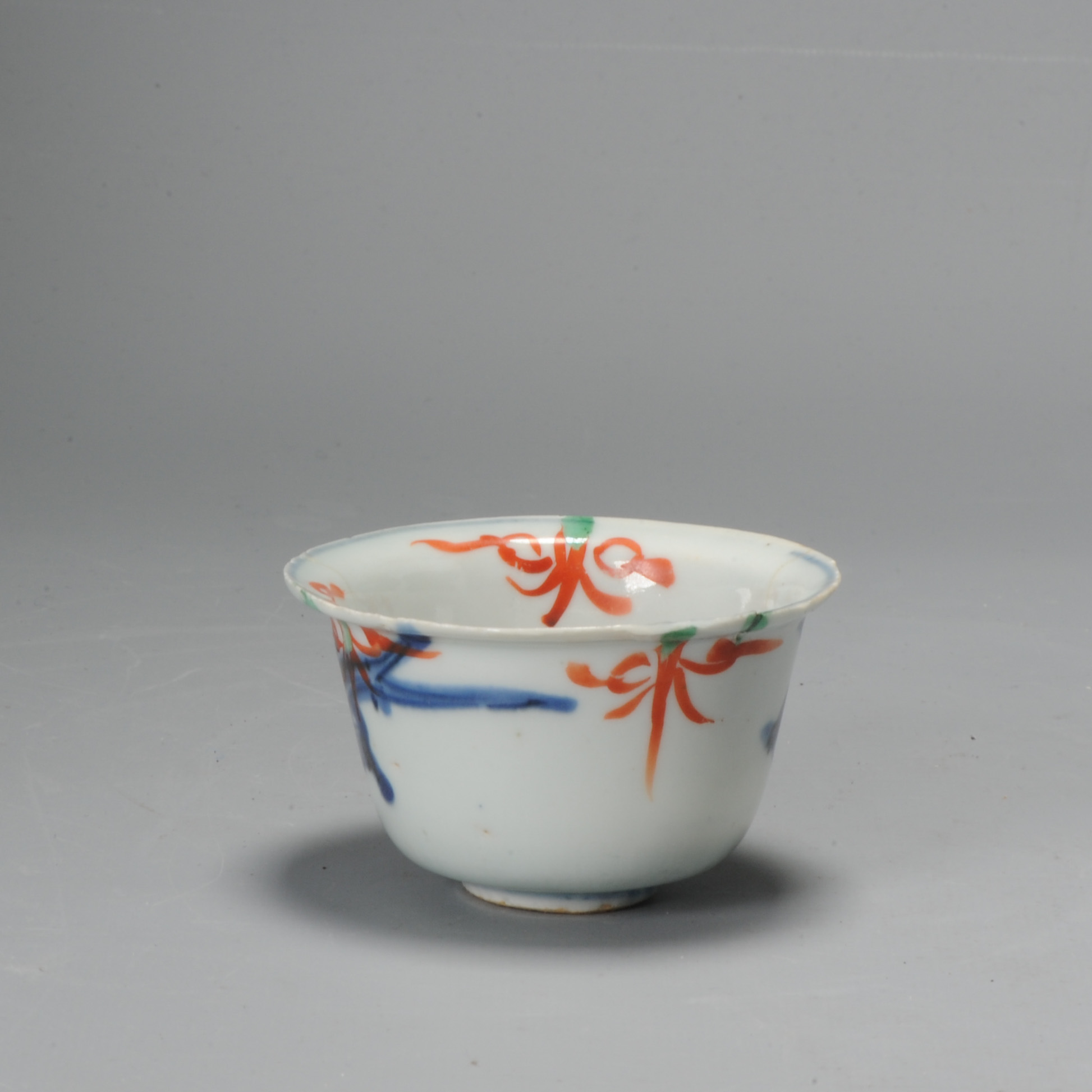1033 A Chinese porcelain Ming Bowl, Possibly Redecorated in Japan.