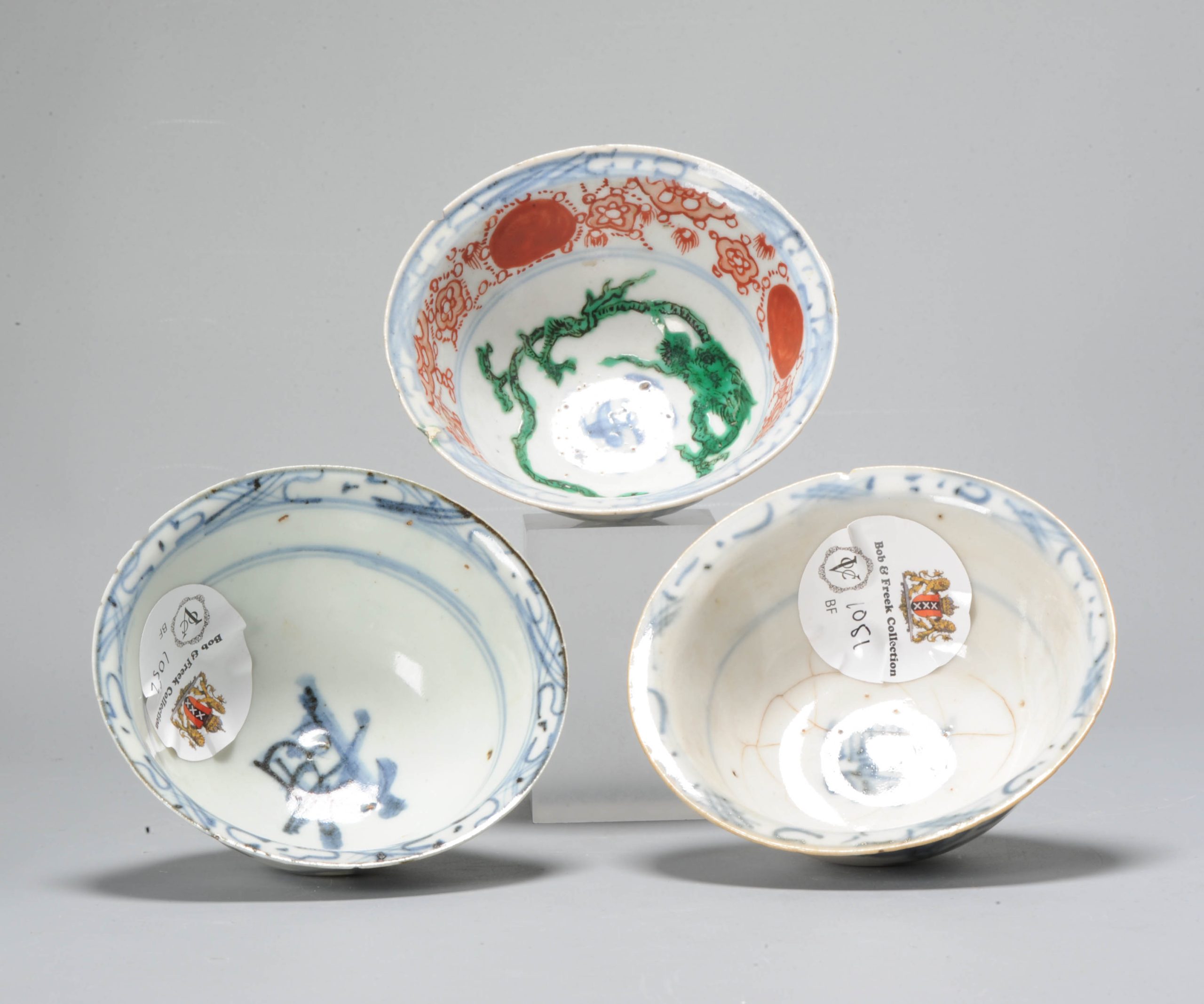 1042, 1051 & 1052. Lovely Trio of late ming bowls. 1600-1650. Chinese or Japanese