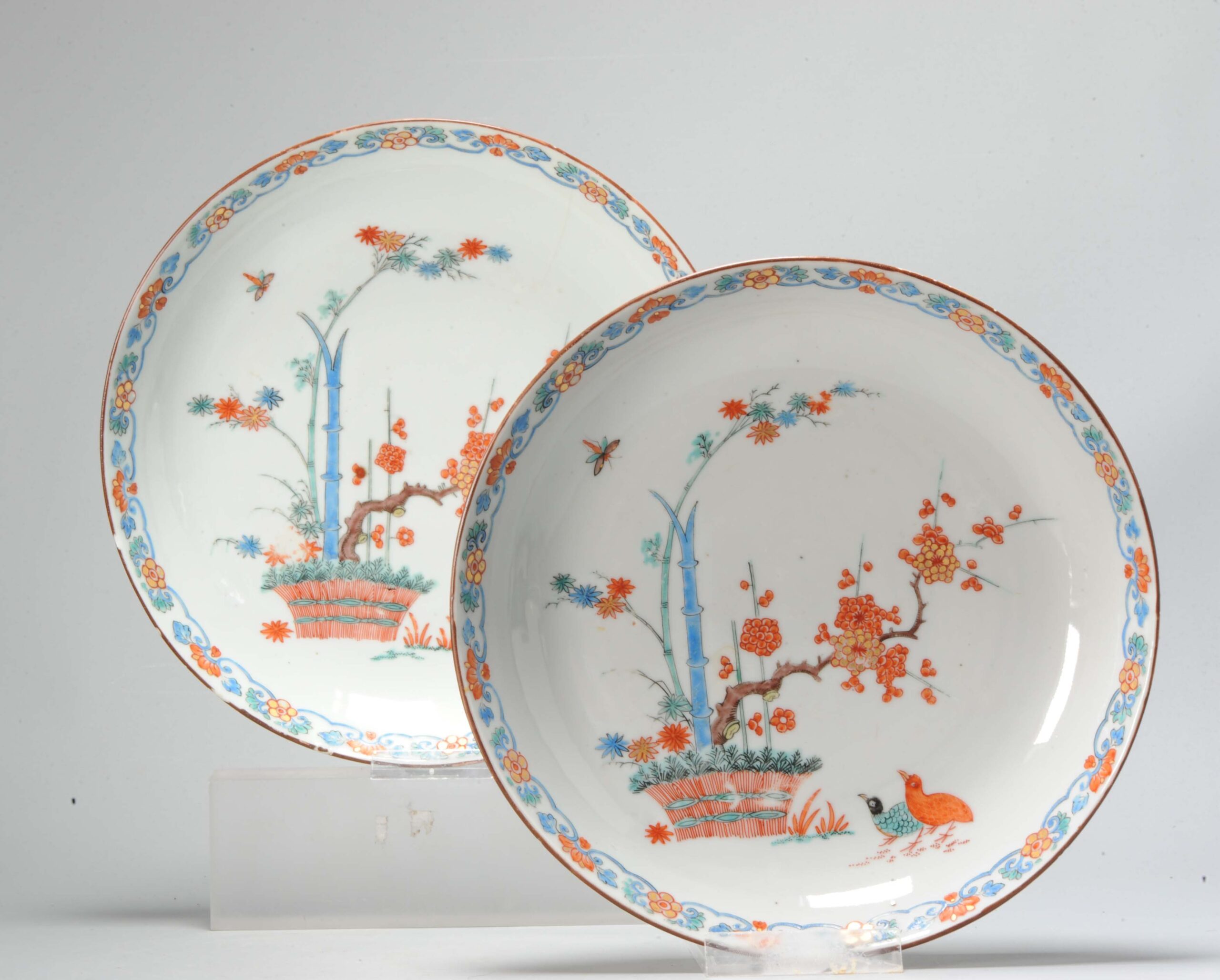 1054 & 1055 Antique Chinese porcelain plates with Amsterdam Bont Kakiemon Decoration