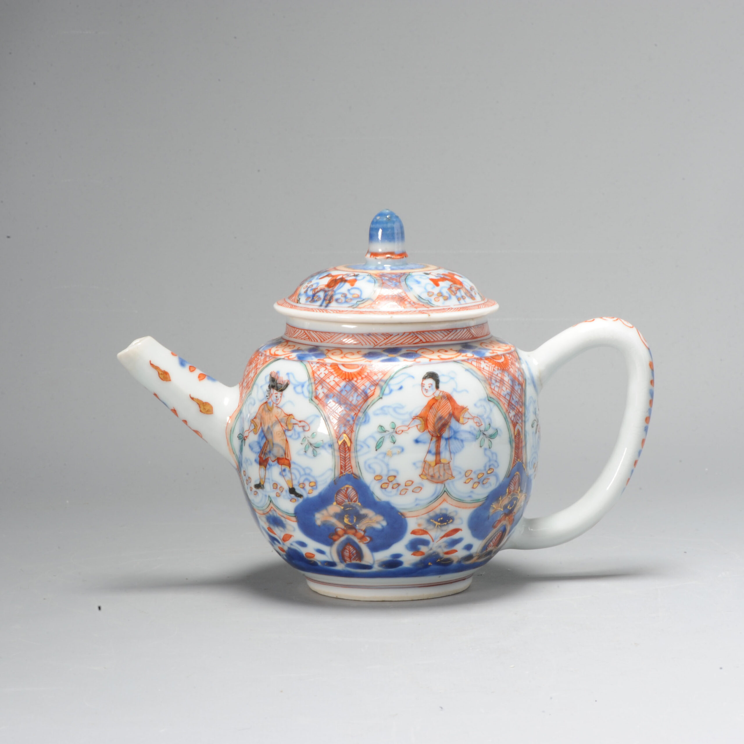 1066 Very nice Chinese Teapot. Repainted in Holland. Amsterdam Bont