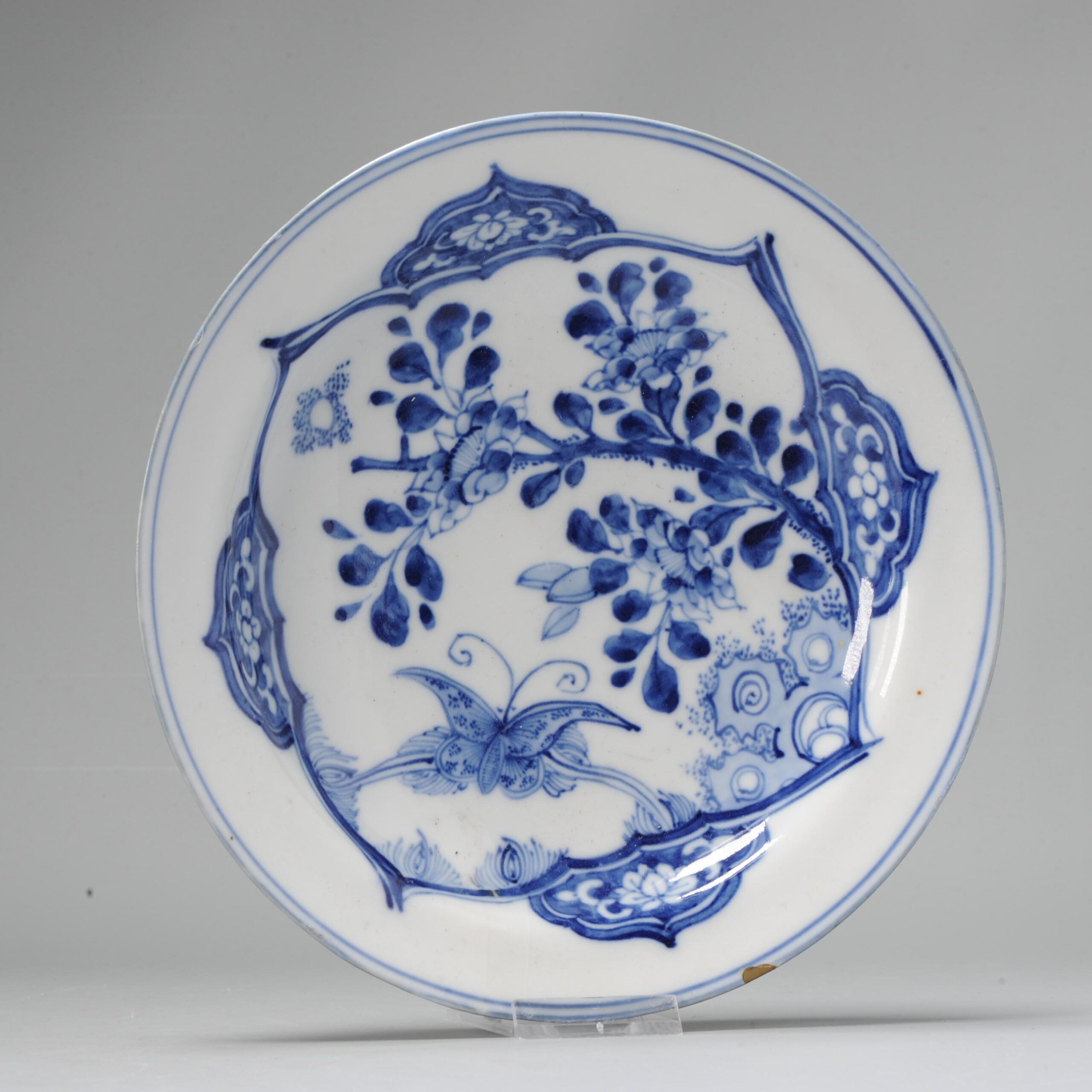 1077 A Japanese 18/19th c Copy Chinese porcelain Ming Kosometsuke dish Ko-Akae for the Japanese Market