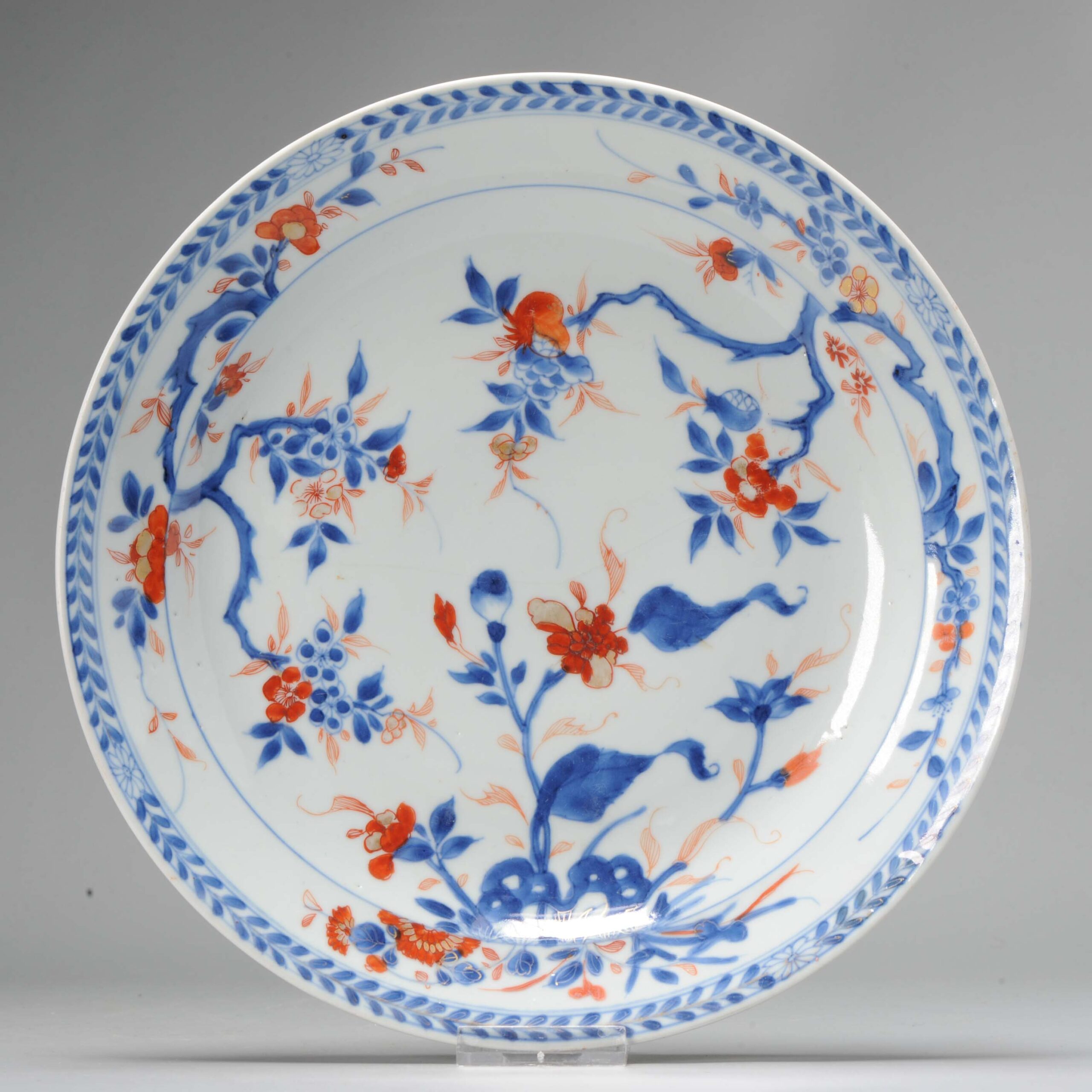 1072 Lovely Kangxi Imari  plate with flower scene