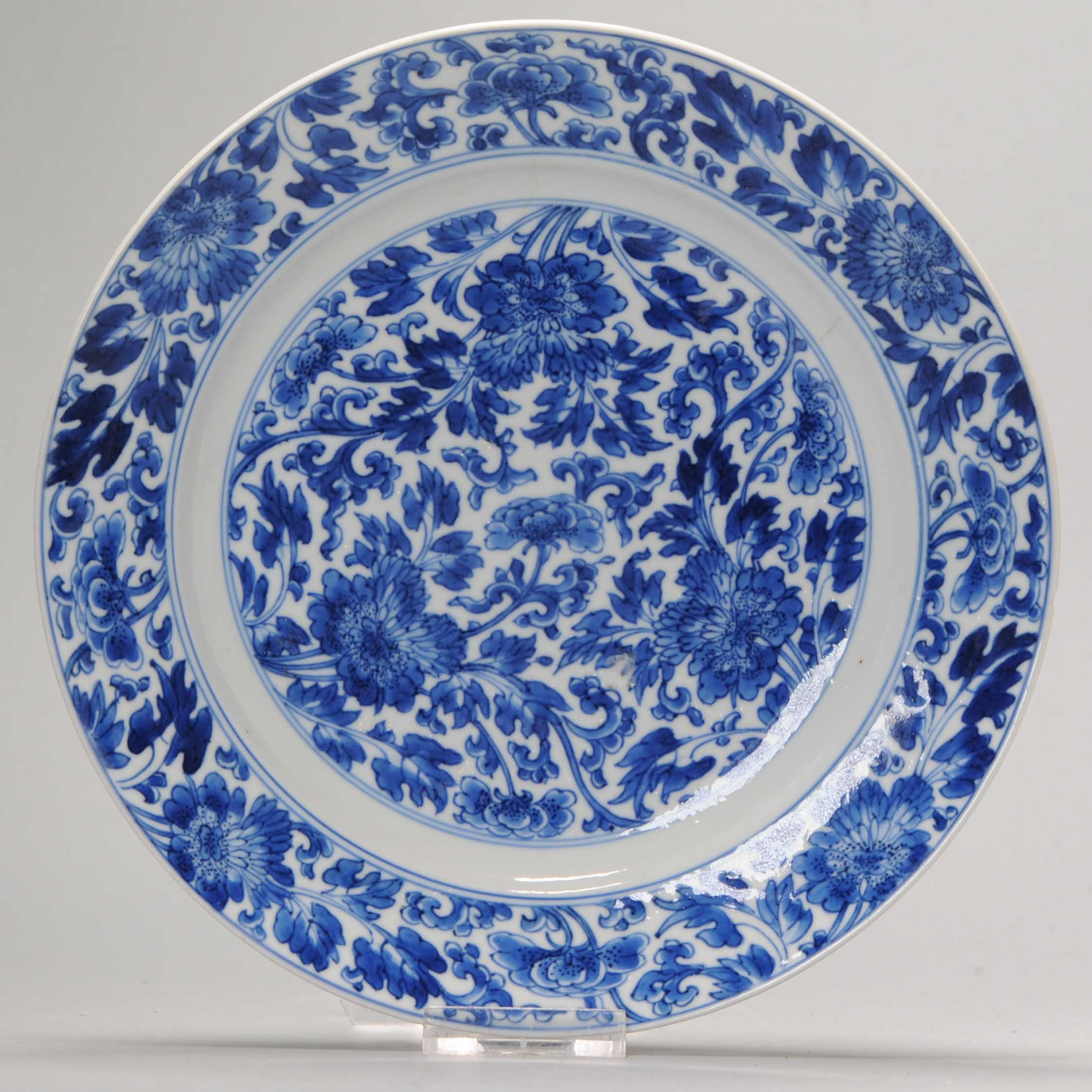1093 Lovely cobalt blue plate Kangxi Mark and Period plate with Floral decoration
