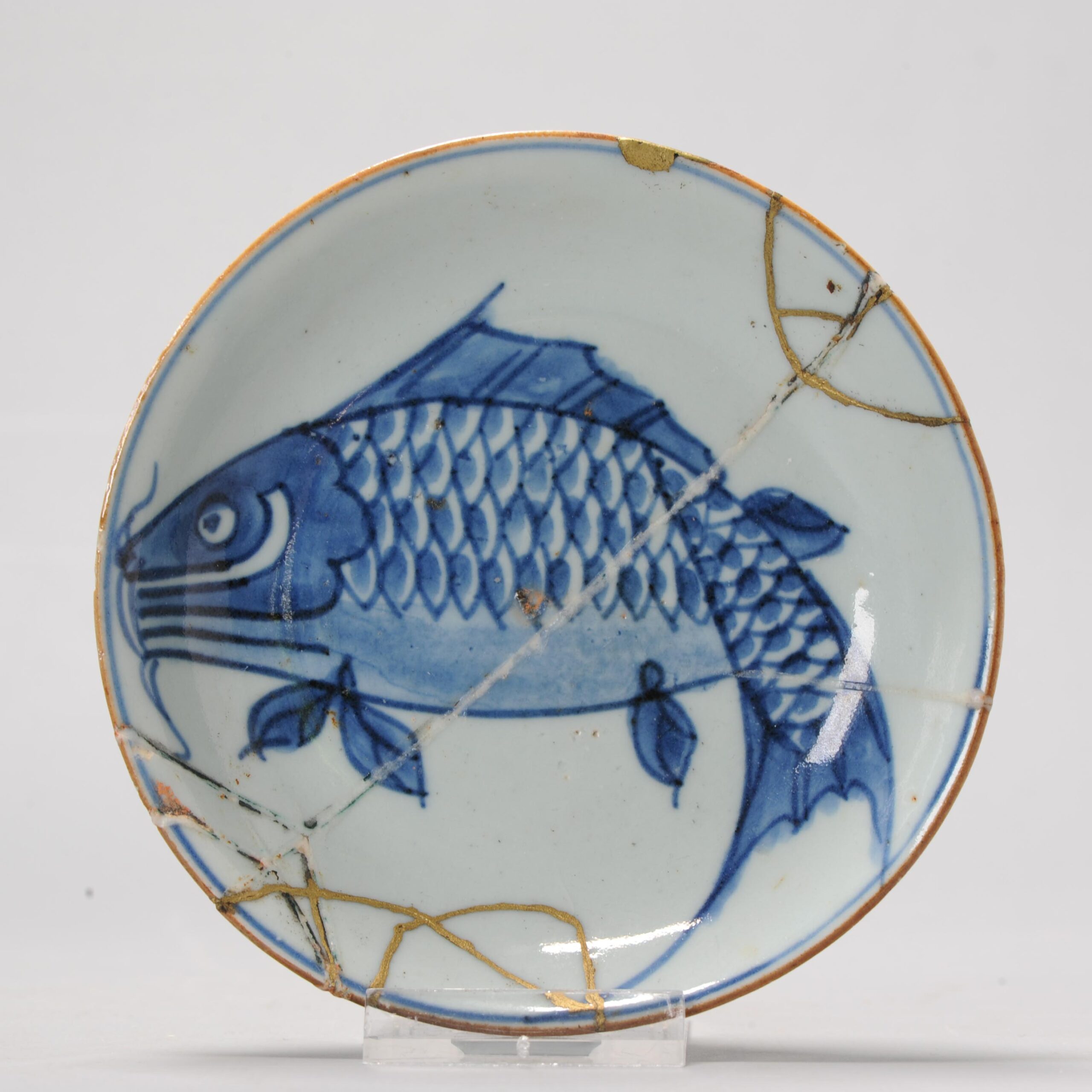 1135 A Chinese Shunzhi / early Kangxi plate 1660-1680 with a fish