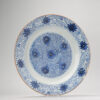 1132 Lovely Kangxi or Yongzheng Blue and White plate With CHrystantemum Decoration - Image 3