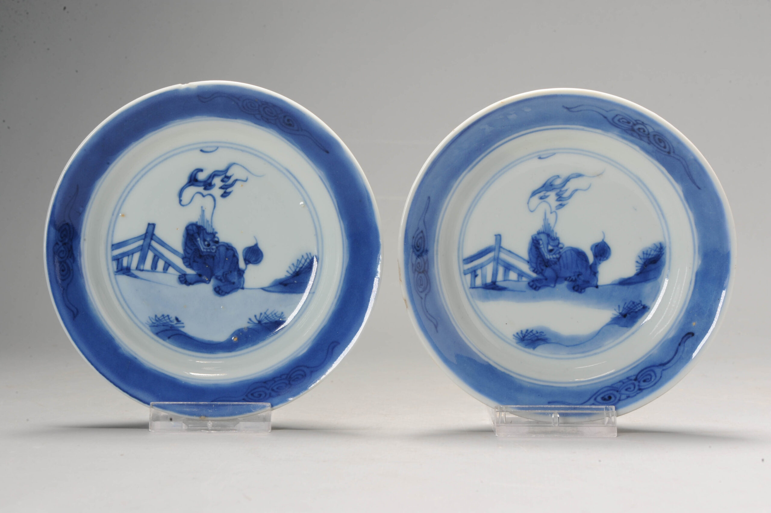 1141 & 1142 Lovely cobalt blue plate with a Foo Lion. very much in Ming style with a blue rim