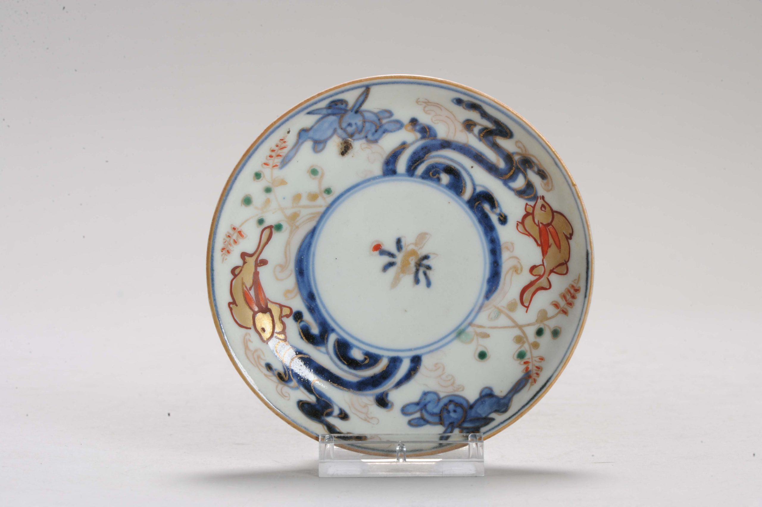 1181 Antique Japanese porcelain Dish with Running Hares Japan