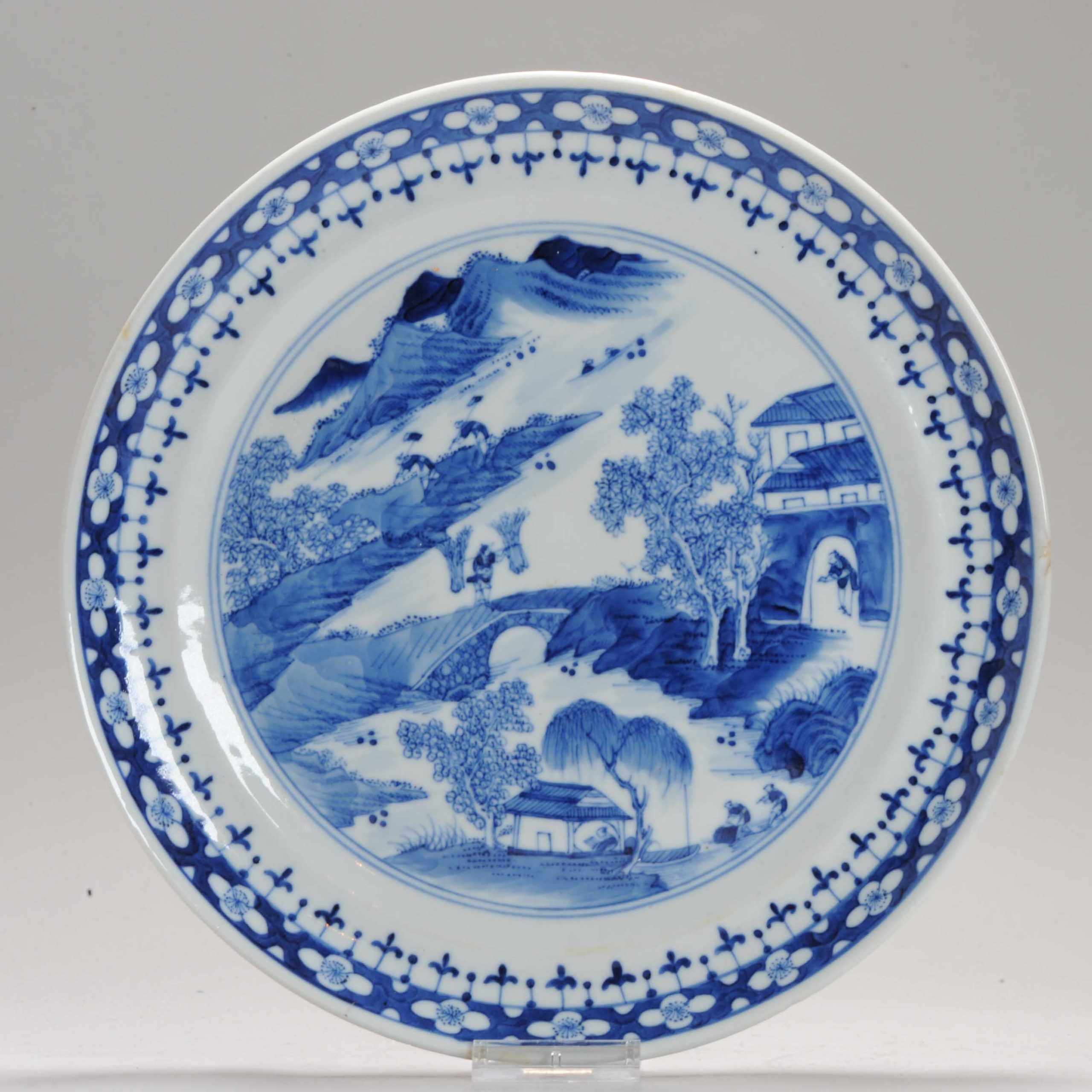 1179  A CANTON landscape plate with a lovely scene that is also seen on Bleu de Hue