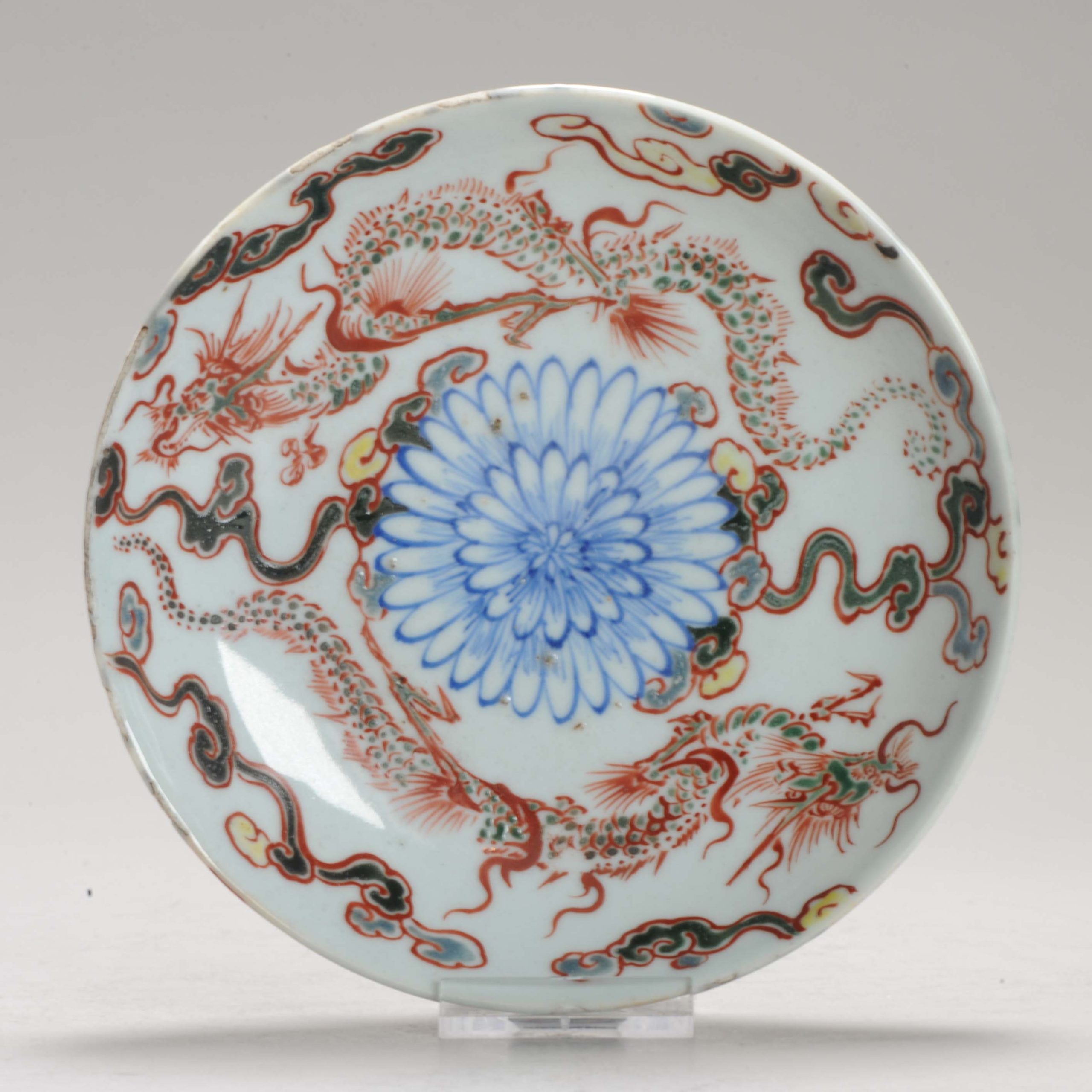 1200 A Chinese porcelain Ming Ko-Akae Plate with Chrysantemum and Dragon Added decoration.