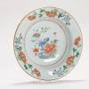 1273 A Famille Rose Small porridge plate with a scene of flowers - Image 4