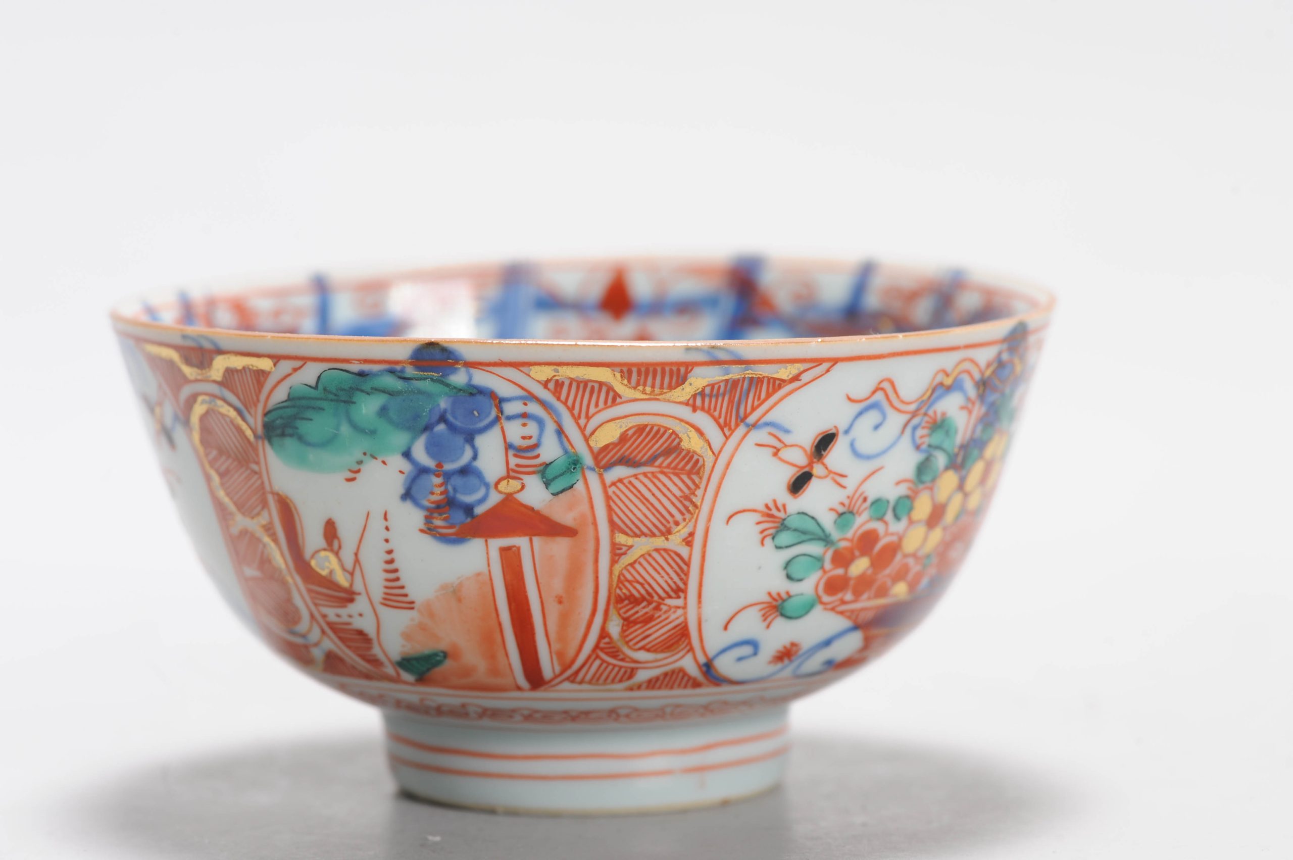 1318 A Lovely Bowl Painted in Europe on a Chinese Blue and White Bowl Amsterdam Bont