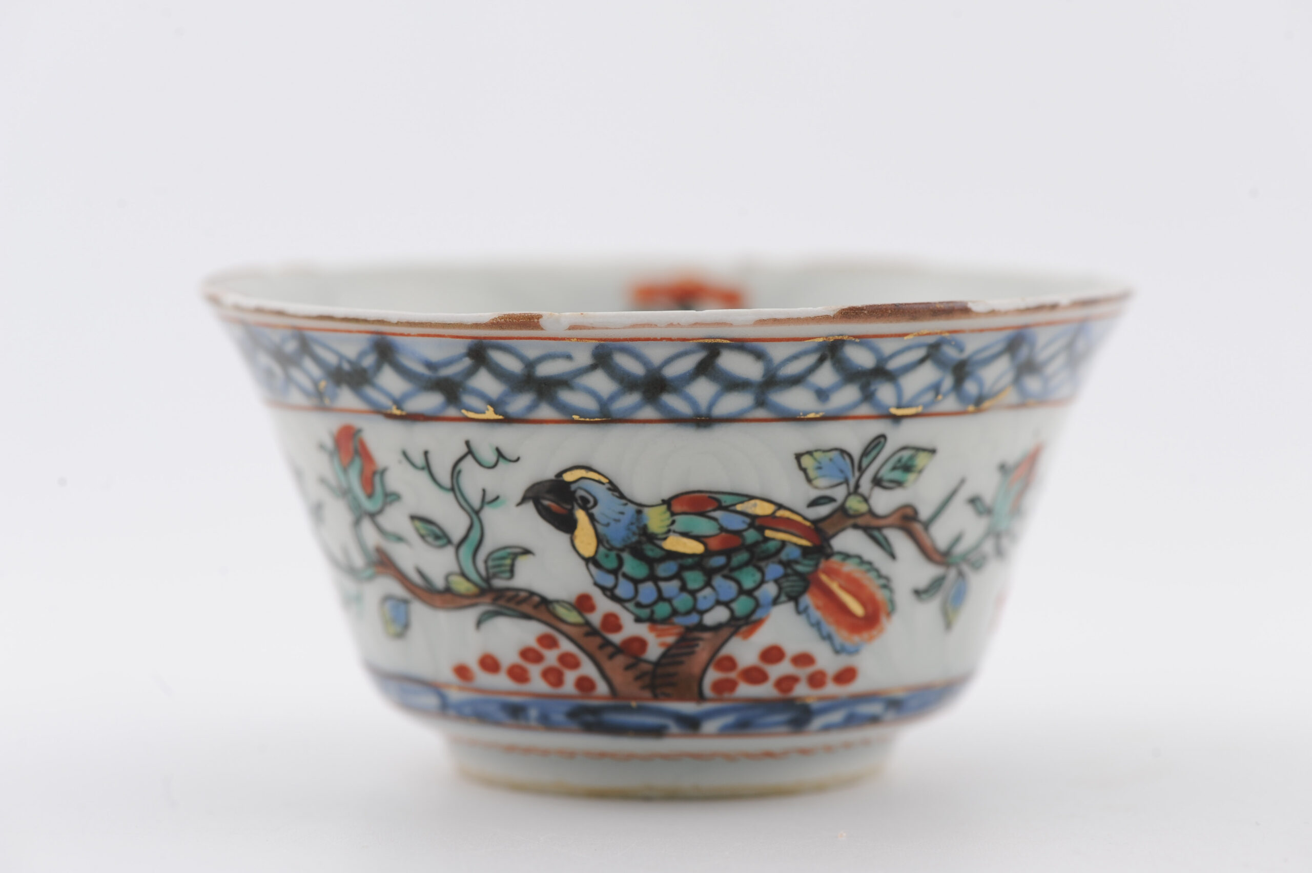 1385 Antique Chinese Tea Bowl with Kakiemon Amsterdam Bont Redecoration