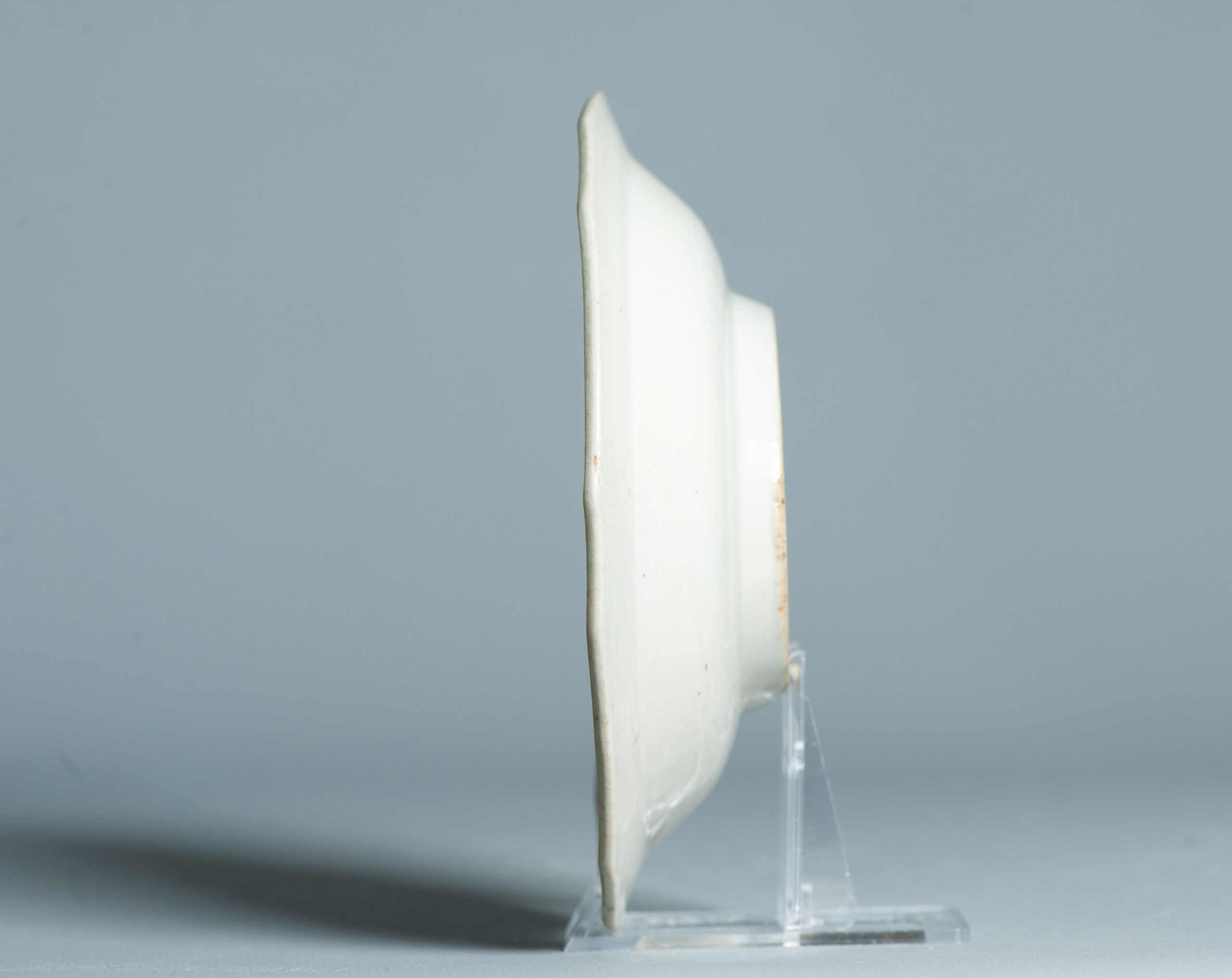 1439 Antique Japanese porcelain Dish with Green and Red decoration. 17th c - Image 5