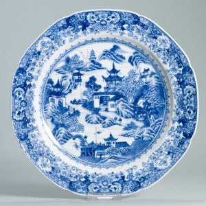 1450 Very nice decorated dish. Qianlong Period. Landscape scene