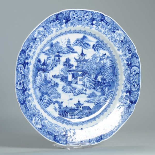 1450 Very nice decorated dish. Qianlong Period. Landscape scene - Image 3