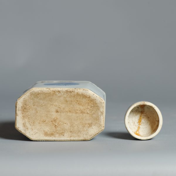 1451 Antique Ca 1710-1730 Blue and White / Verte Chinese Tea Caddy - Image 3