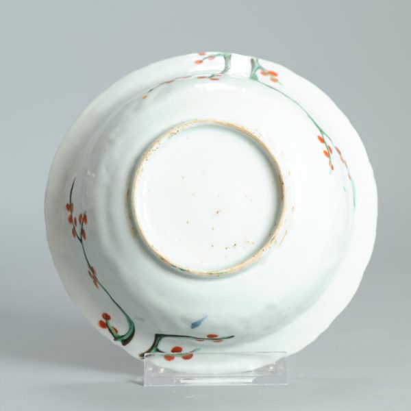 1454 Lovely Late Ming Blue and White Klapmuts with a very interesting Ko-Akae addition - Image 3