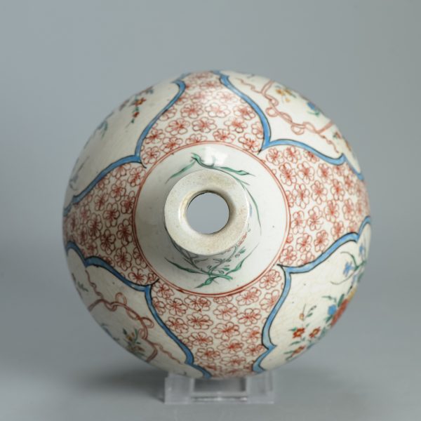 1452 Antique Japanese Porcelain Bottle with Kakiemon Amsterdam Bont Redecoration - Image 4