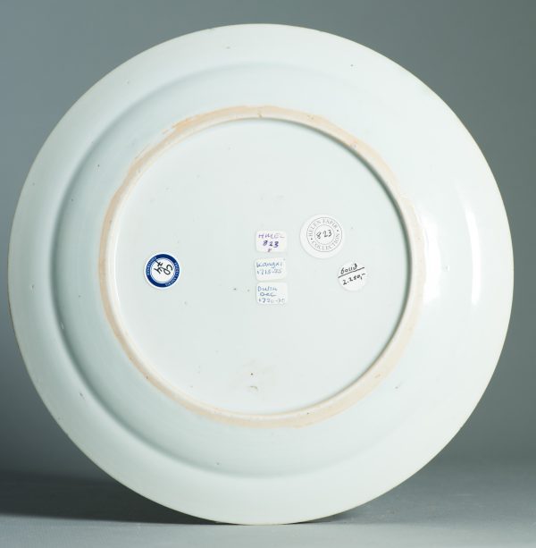 1455 Antique Chinese Kangxi dish with Dutch Decoration in Kakiemon Style - Image 11