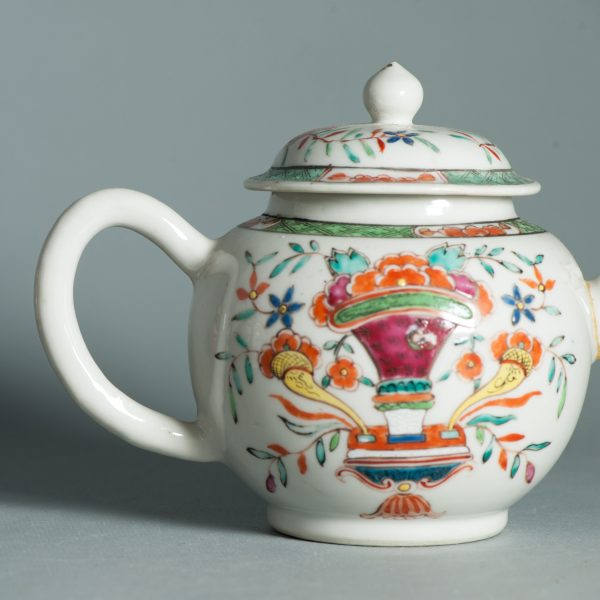1462 Antique Chinese Qianlong Teapot with Dutch Flower Vase Decoration on Famille Rose - Image 7