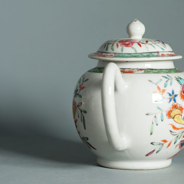 1462 Antique Chinese Qianlong Teapot with Dutch Flower Vase Decoration on Famille Rose - Image 6