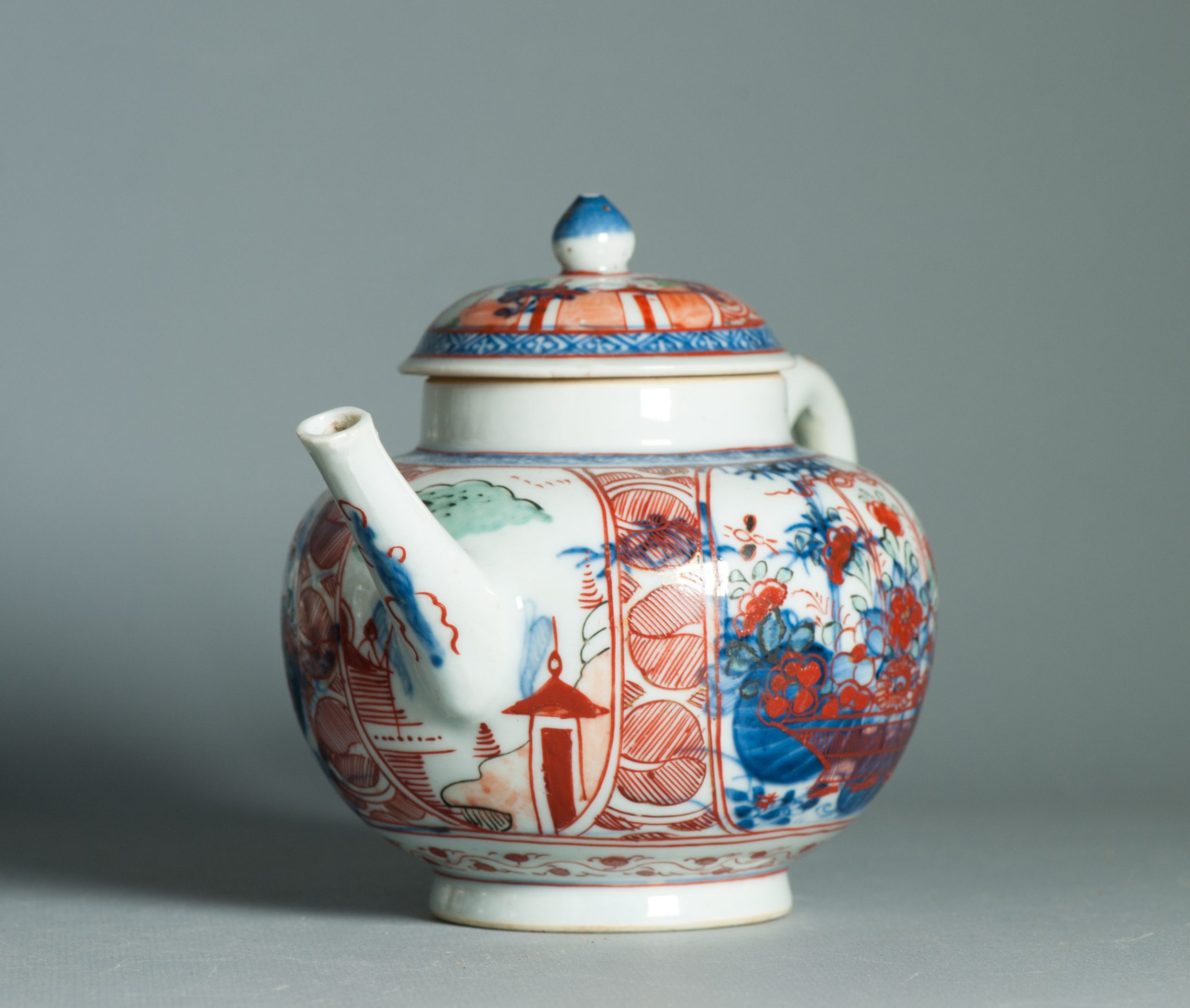 1460 Antique Chinese Kangxi/Yongzheng Teapot with Dutch Decoration on Underglaze Blue