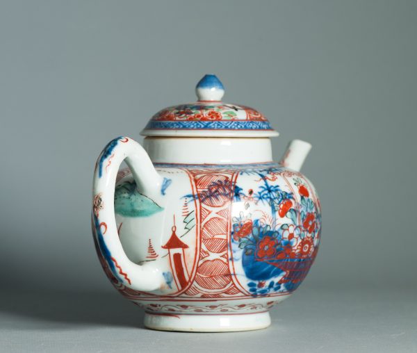 1460 Antique Chinese Kangxi/Yongzheng Teapot with Dutch Decoration on Underglaze Blue - Image 7