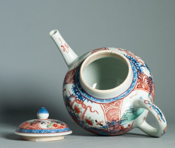 1460 Antique Chinese Kangxi/Yongzheng Teapot with Dutch Decoration on Underglaze Blue - Image 5