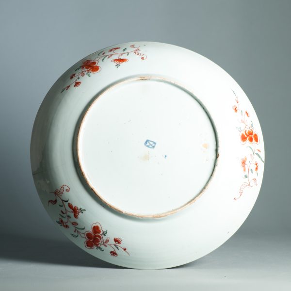 1468 Large Antique Chinese Kangxi/Yongzheng dish with Dutch Decoration Dame au Parasol - Image 4