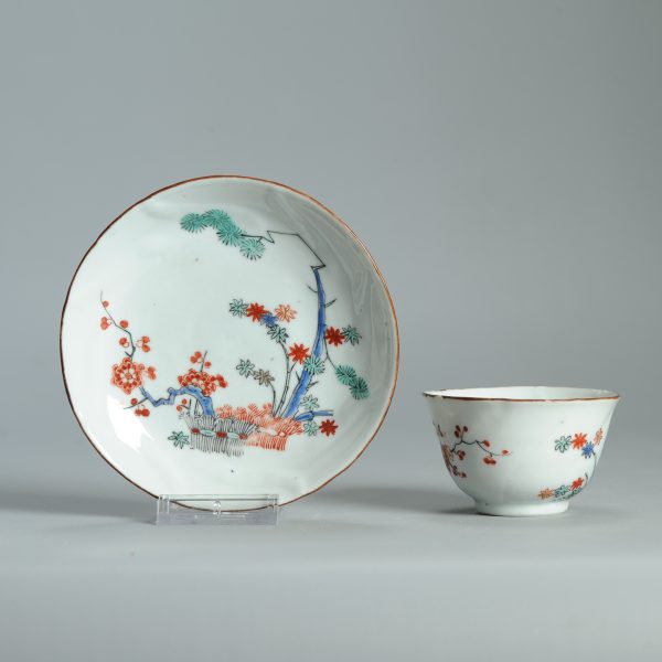 1476 Antique Chinese Tea Bowl with Kakiemon Decoration of Flowers and Hedge Amsterdam Bont - Image 3