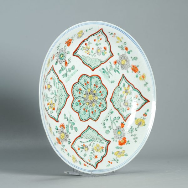1492 Antique Chinese Kangxi Plate With Cream Glaze back and Verte Amsterdam Bont - Image 7