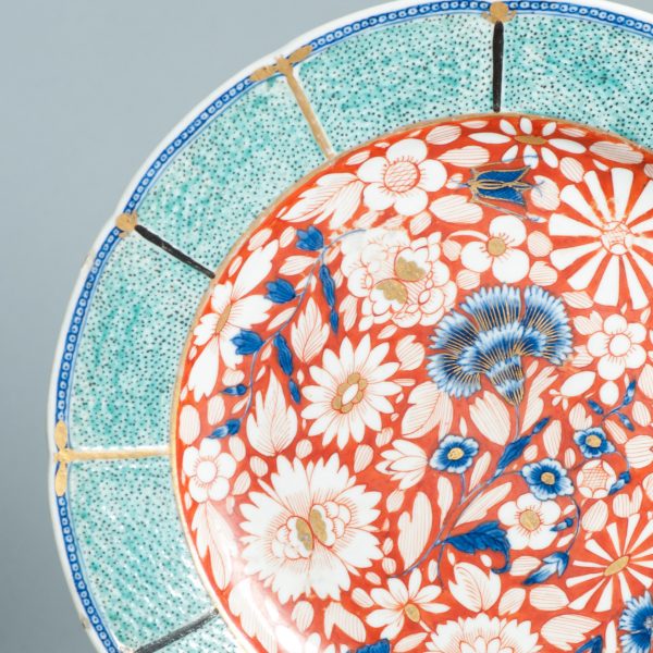 1493 Antique Chinese Blue and White 1740/60 Qianlong Chantilly Sprig Pattern dish with ca 1800 English Regency / George the IV 19th c redecoration - Image 10
