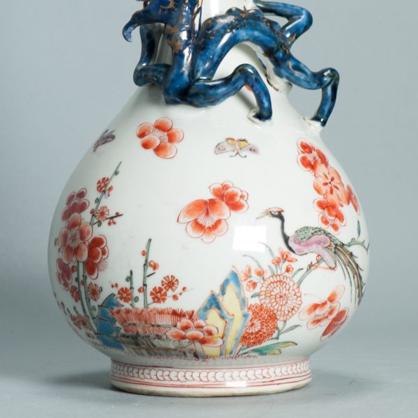 1494 A rare Chinese Porcelain Kangxi Vase with a Kakiemon Amsterdam Bont Decoration - Image 12
