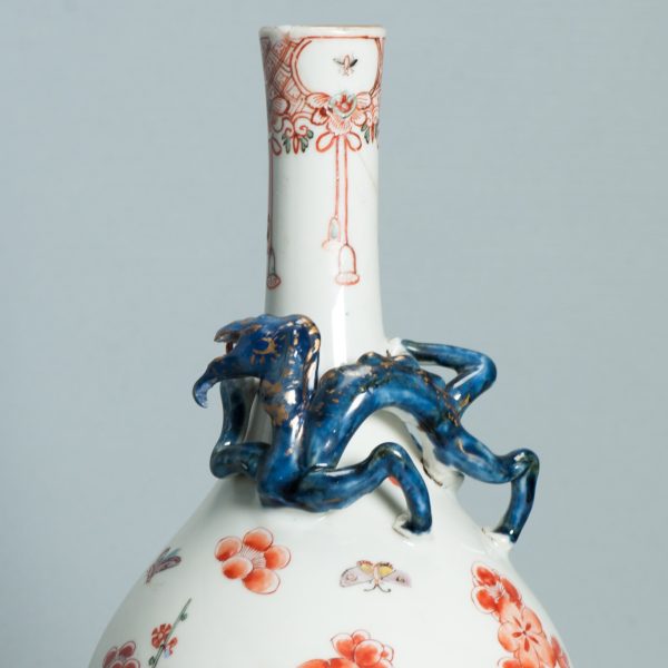 1494 A rare Chinese Porcelain Kangxi Vase with a Kakiemon Amsterdam Bont Decoration - Image 11