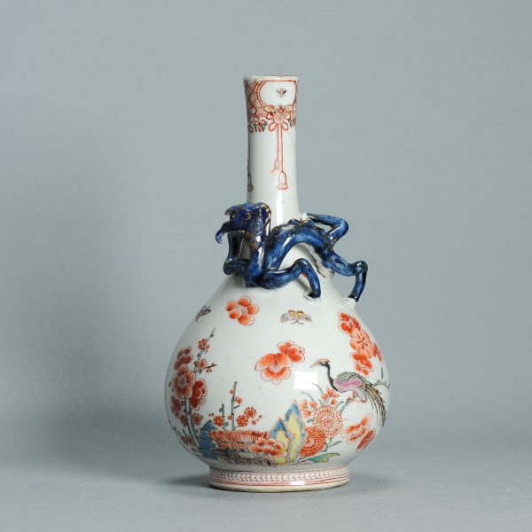 1494 A rare Chinese Porcelain Kangxi Vase with a Kakiemon Amsterdam Bont Decoration - Image 10