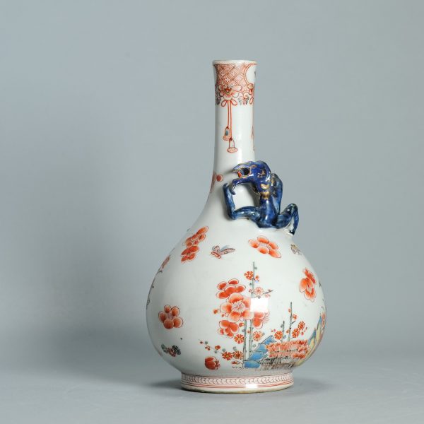 1494 A rare Chinese Porcelain Kangxi Vase with a Kakiemon Amsterdam Bont Decoration - Image 9