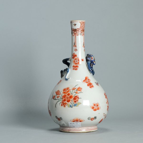 1494 A rare Chinese Porcelain Kangxi Vase with a Kakiemon Amsterdam Bont Decoration - Image 8