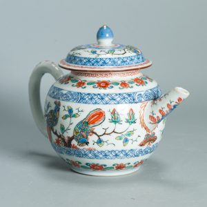 1498 Antique Chinese Tea Pot with Parrots and Flowers in Kakiemon Amsterdam Bont Style