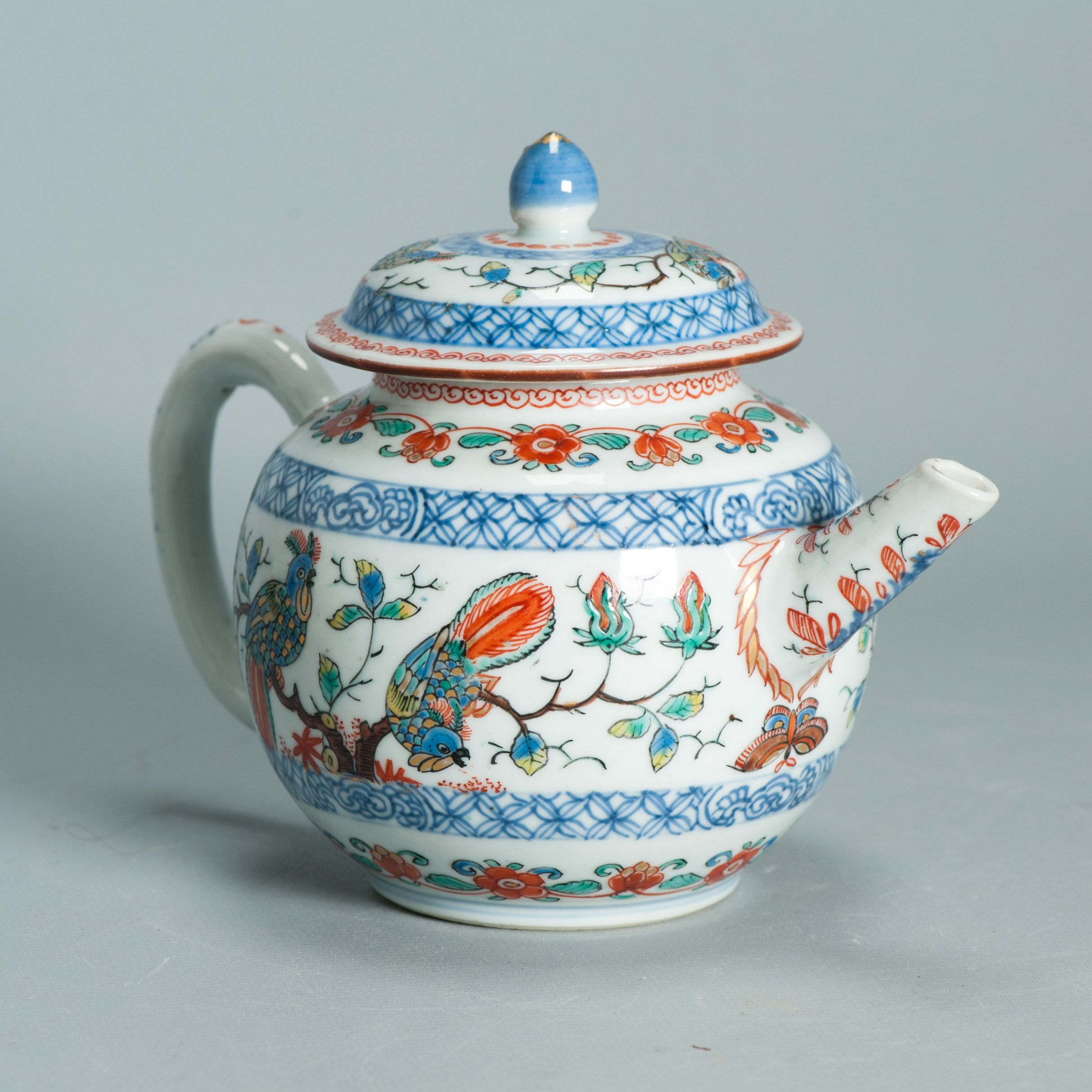 1498 Antique Chinese Tea Pot with Parrots and Flowers in Kakiemon Amsterdam Bont Style