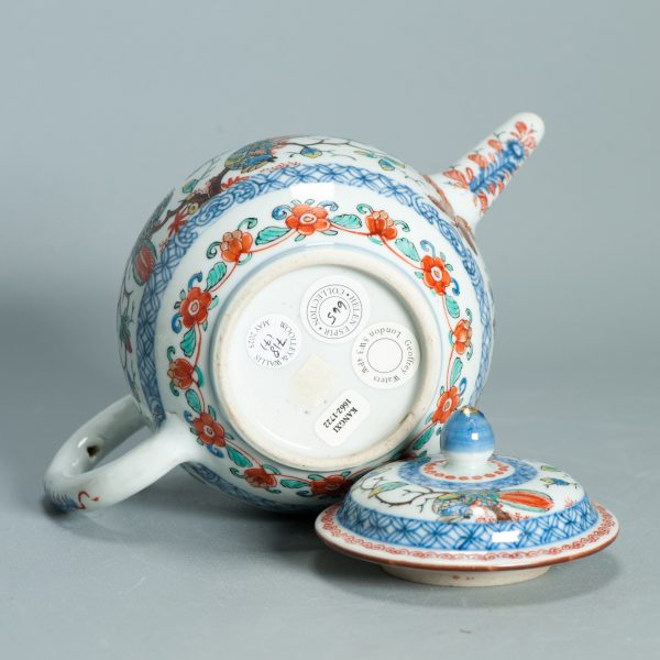 1498 Antique Chinese Tea Pot with Parrots and Flowers in Kakiemon Amsterdam Bont Style - Image 9