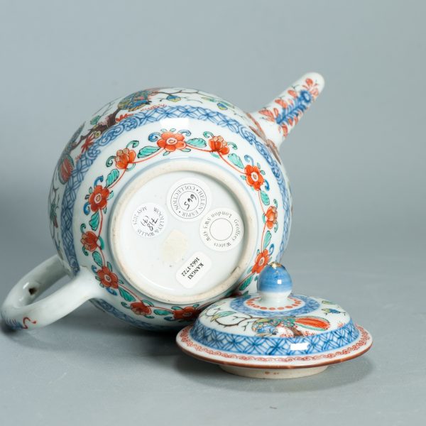 1498 Antique Chinese Tea Pot with Parrots and Flowers in Kakiemon Amsterdam Bont Style - Image 8