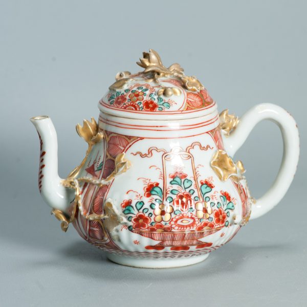 1499 Antique Chinese Relief Tea Pot with Flower Basket in Imari Amsterdam Bont Style - Image 4